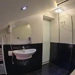 ćiro - Free Parking 4*
