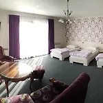 ćiro - Free Parking 4*