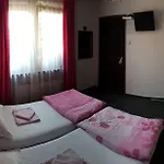 ćiro - Free Parking 4*