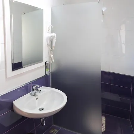 Ciro Guest House-free Parking Affittacamere 3*