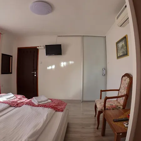 Ciro Guest House-free Parking Affittacamere