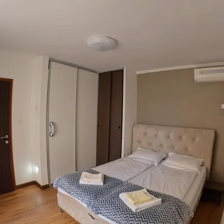 Ciro Guest House-free Parking
