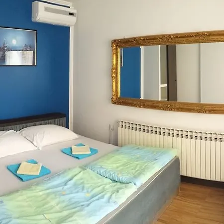 Ciro Guest House-free Parking