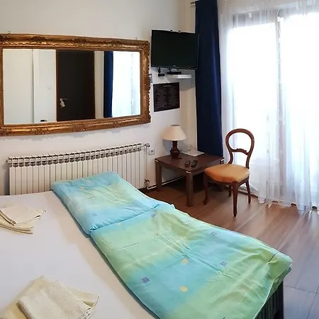 Ciro Guest House-free Parking Affittacamere 3*