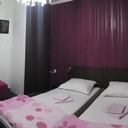 Ciro Guest House-free Parking 3*