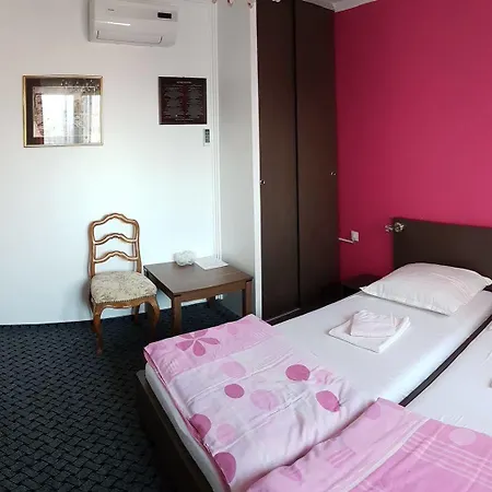 Ciro Guest House-free Parking Affittacamere 3*