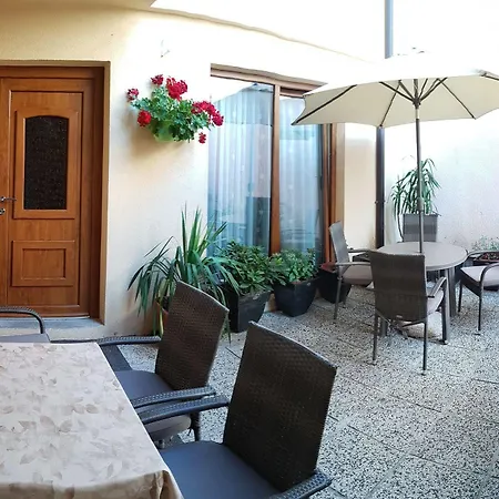 Ciro Guest House-free Parking 3*
