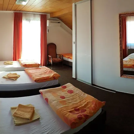 Ciro Guest House-free Parking