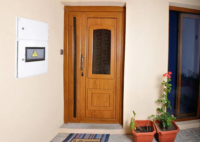 Ciro Hotel - Free Parking Guest house